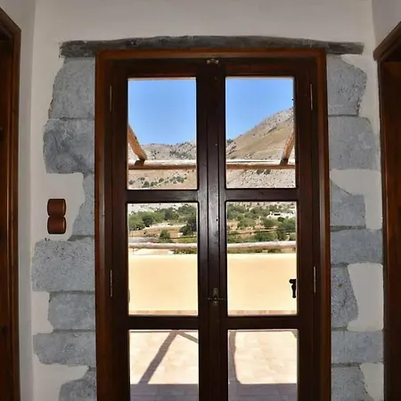 Traditional With Pool In Sfakia Διαμέρισμα *